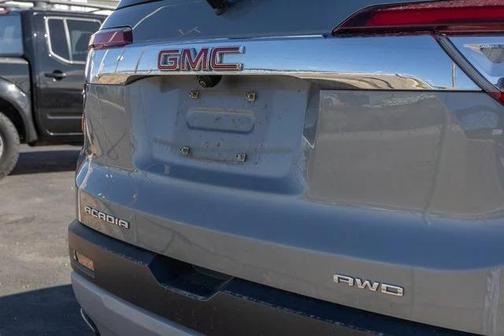 2023 GMC Acadia AWD SLT