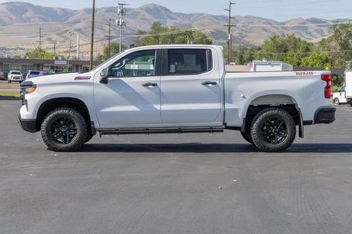 2022 Chevrolet Silverado 1500 Custom Trail Boss
