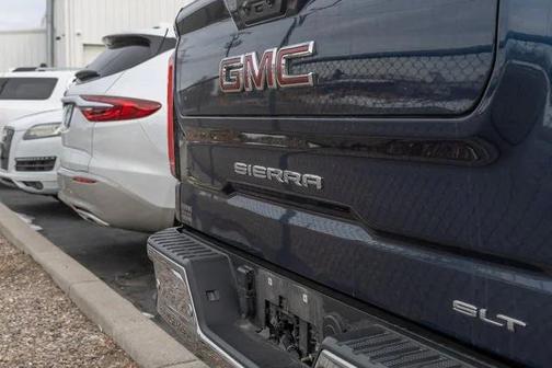 2022 GMC Sierra 1500 SLT