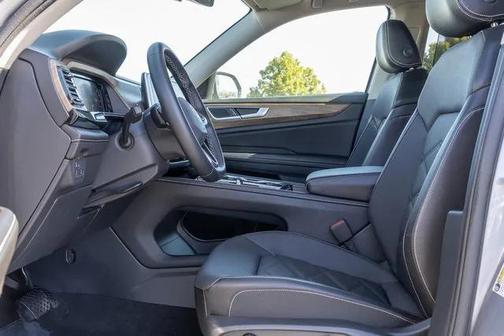 2024 Volkswagen Atlas 2.0T SE w/Technology 4MOTION