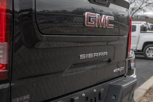 2025 GMC Sierra 1500 AT4X