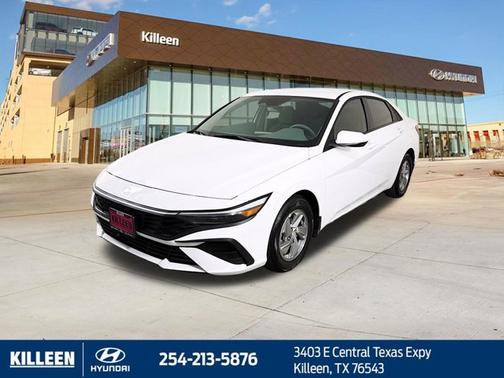White 2025 Hyundai ELANTRA SE