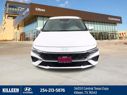 White 2025 Hyundai ELANTRA SE