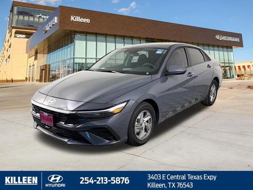 Gray 2025 Hyundai ELANTRA SE