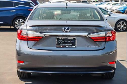 2017 Lexus ES 300h Base