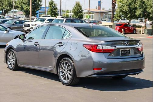 2017 Lexus ES 300h Base