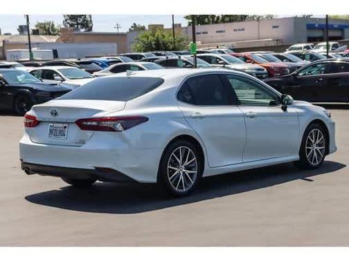 2023 Toyota Camry Hybrid XLE