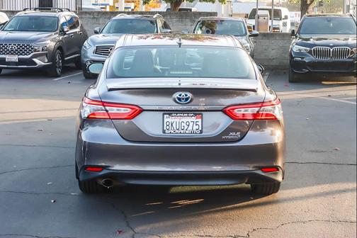 2019 Toyota Camry Hybrid XLE