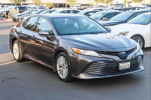 2019 Toyota Camry Hybrid XLE