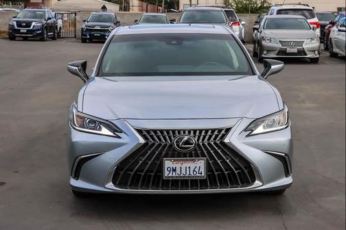 2024 Lexus ES 300h Base