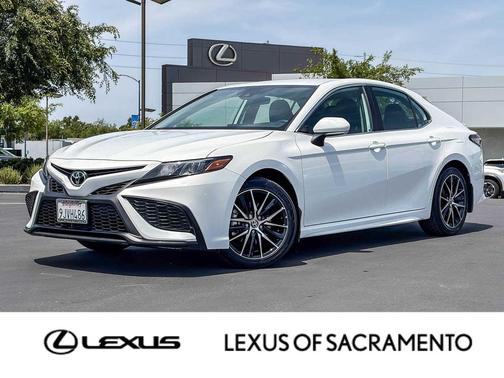 Ice Cap 2024 Toyota Camry SE
