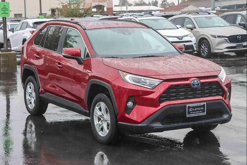 2021 Toyota RAV4 Hybrid XLE