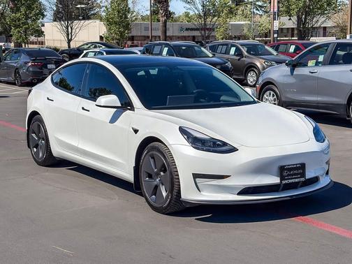 Pearl White Multi-Coat 2022 Tesla Model 3 Standard Range