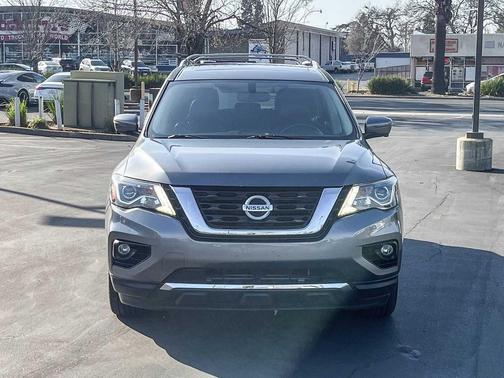 2019 Nissan Pathfinder Platinum