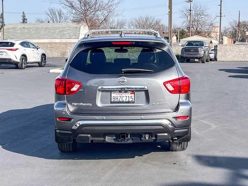 2019 Nissan Pathfinder Platinum