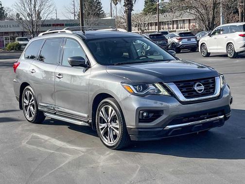 2019 Nissan Pathfinder Platinum