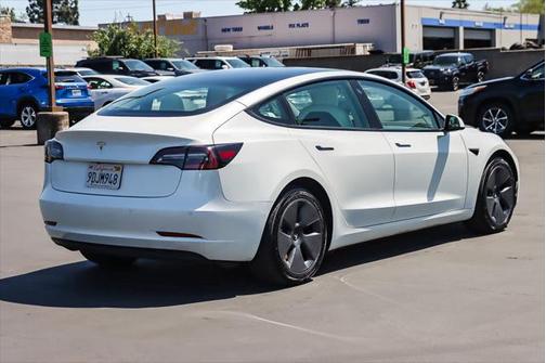 2022 Tesla Model 3 Standard Range