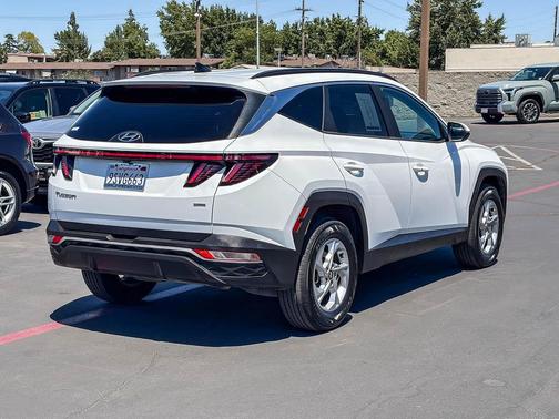 Quartz White 2022 Hyundai TUCSON SEL