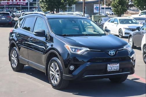 2017 Toyota RAV4 Hybrid XLE