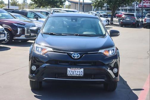 2017 Toyota RAV4 Hybrid XLE
