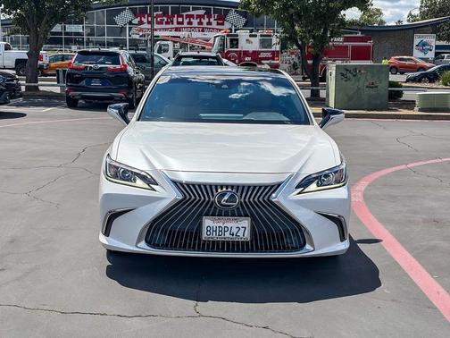 Eminent White Pearl 2019 Lexus ES 350 Base
