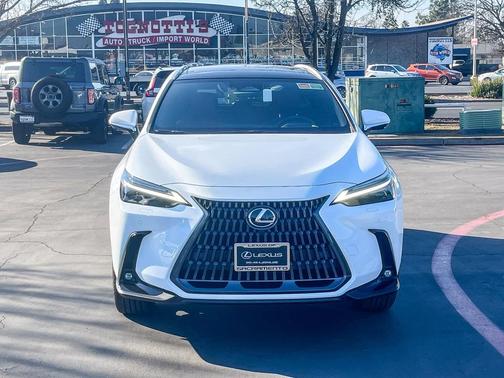 2026 Lexus NX 450h+ Luxury