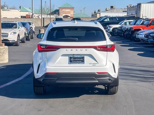 2026 Lexus NX 450h+ Luxury