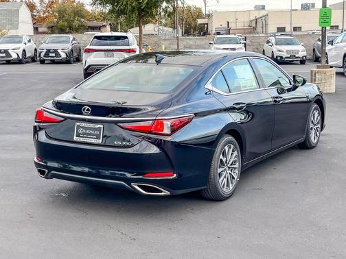 2025 Lexus ES 350 Base