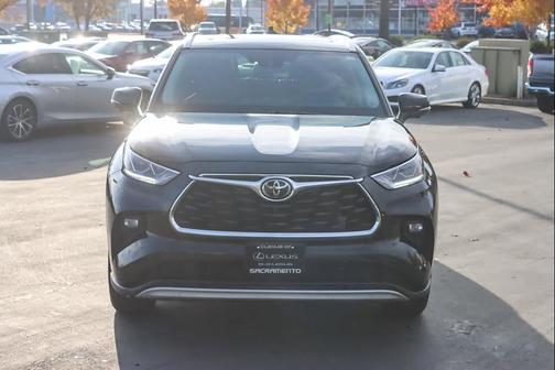 2024 Toyota Highlander Platinum
