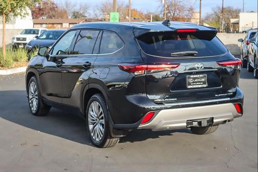 2024 Toyota Highlander Platinum