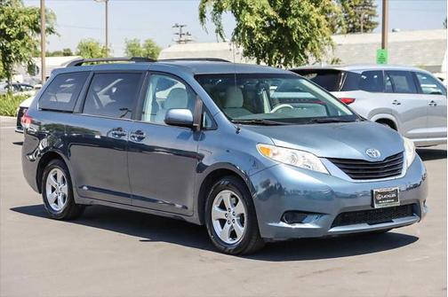 2014 Toyota Sienna LE