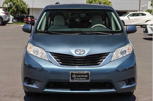 2014 Toyota Sienna LE