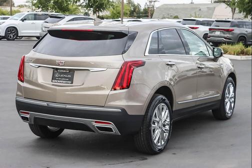 2022 Cadillac XT5 Premium Luxury