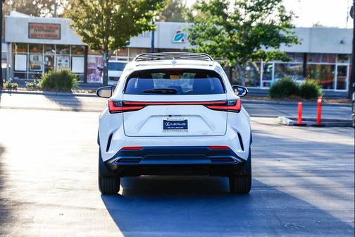 2025 Lexus NX 350h Premium