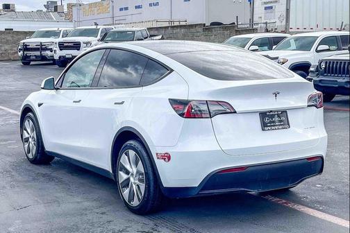 2023 Tesla Model Y Long Range Dual Motor All-Wheel Drive