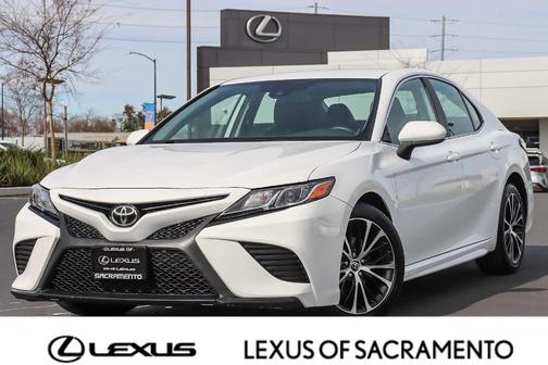 2020 Toyota Camry SE