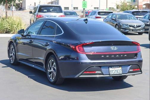 2022 Hyundai SONATA Hybrid Base