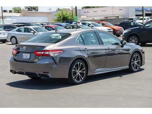 2018 Toyota Camry Hybrid SE