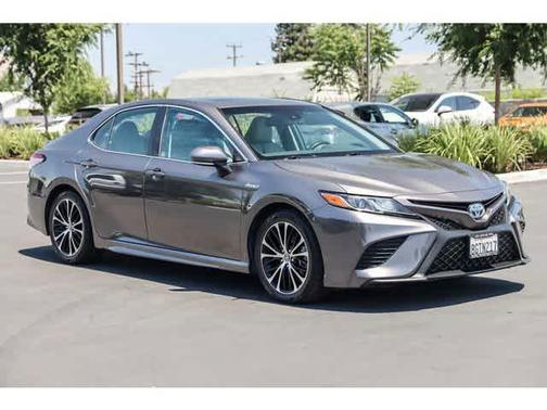 2018 Toyota Camry Hybrid SE