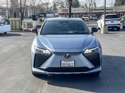 2023 Lexus RZ 450e Luxury