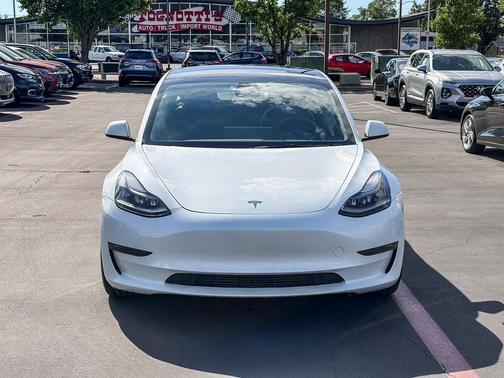 Pearl White Multi-Coat 2023 Tesla Model 3 Performance