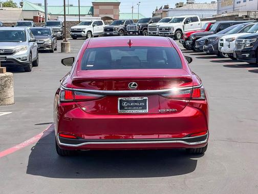 Matador Red Mica 2024 Lexus ES 300h Luxury