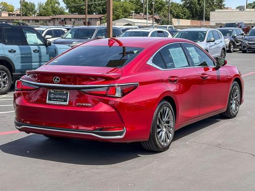 Matador Red Mica 2024 Lexus ES 300h Luxury