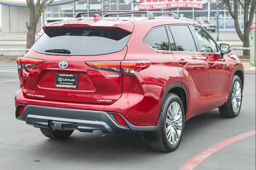 2022 Toyota Highlander Hybrid Limited