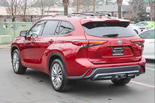 2022 Toyota Highlander Hybrid Limited