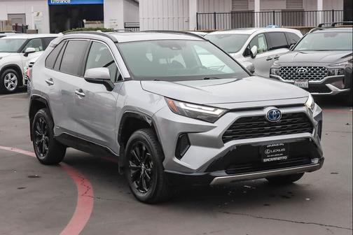 2022 Toyota RAV4 Hybrid SE
