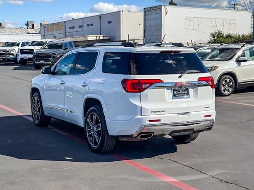 2019 GMC Acadia Denali