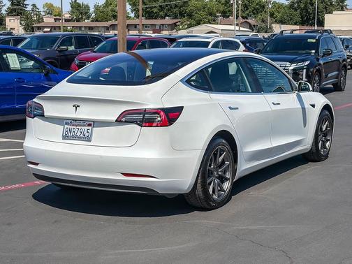 Pearl White Multi-Coat 2019 Tesla Model 3 Standard Range