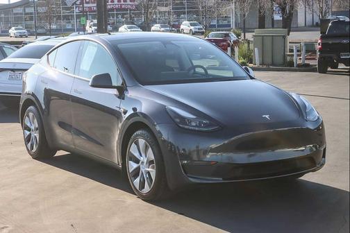 2023 Tesla Model Y Long Range Dual Motor All-Wheel Drive