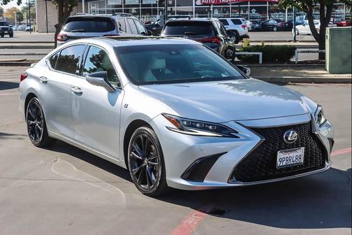 2024 Lexus ES 300h F SPORT Handling